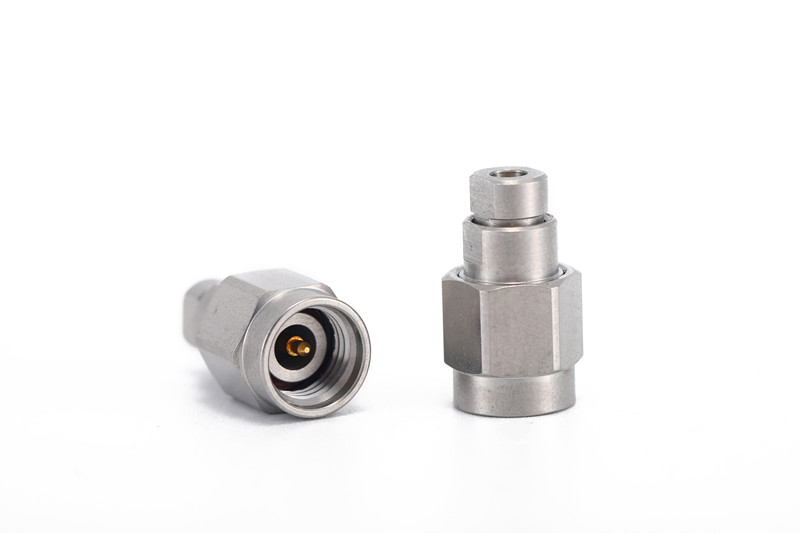 2.92mm 公头，适用于低损耗电缆的精密射频同轴连接器