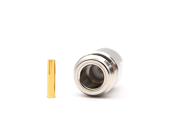 用于 LMR200 电缆的 N 型母头射频连接器,压接式