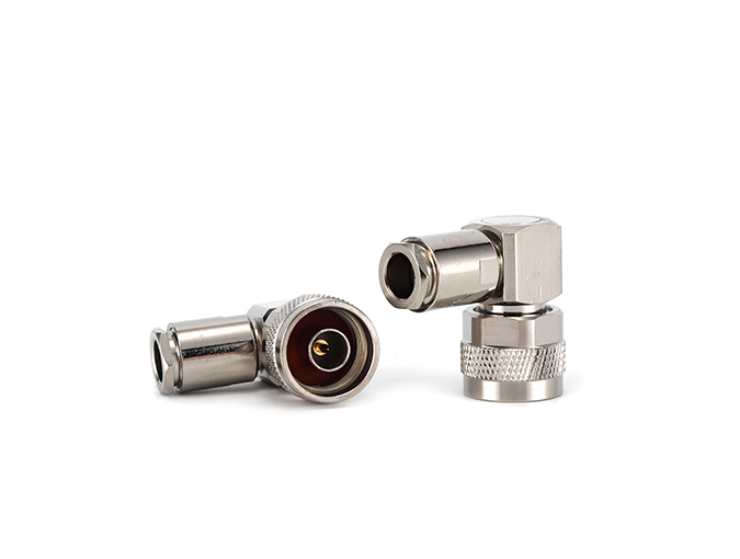 用于 LMR300 电缆的 N 型公头直角连接器