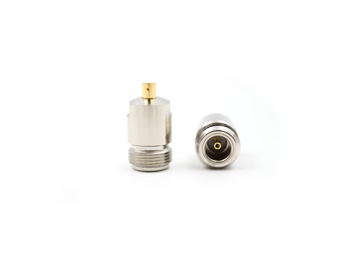 用于 .141 电缆的 N 型母头连接器