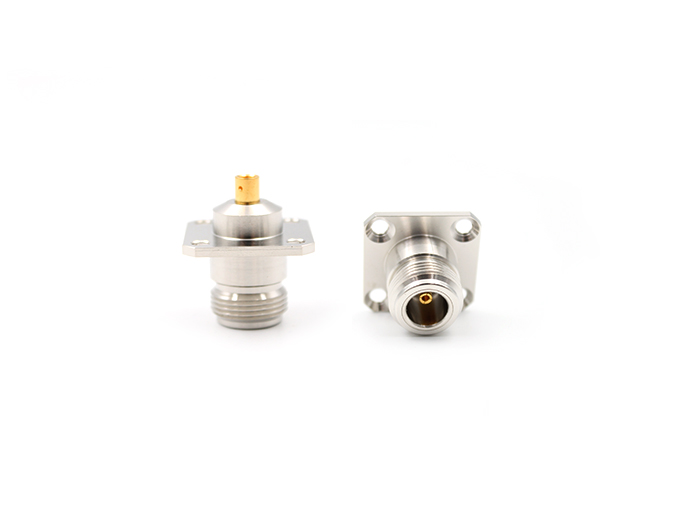 用于 141/RG402 电缆的 N 型母法兰连接器