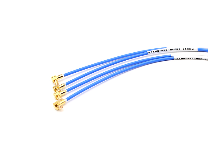 双 MCX 公头直角电缆组件,带 0.086/RG405 电缆,长度 250mm
